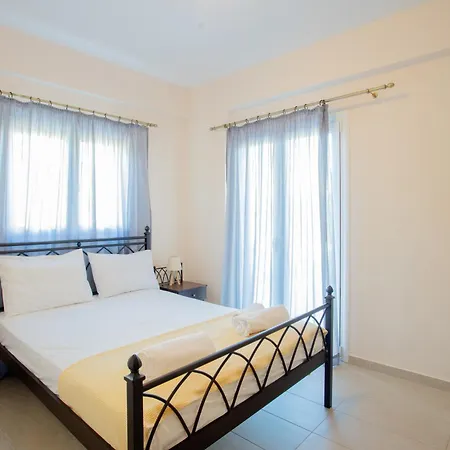 Dimitra's Daire Nydri (Lefkada)